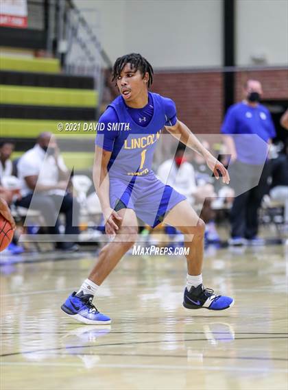 Thumbnail 2 in Lincoln College Prep vs Raytown (Summit Grill Shootout) photogallery.