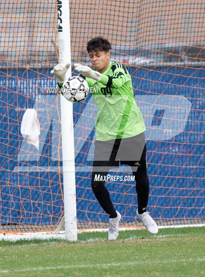 Thumbnail 1 in Lee [Robert E.] vs MacArthur [Douglas] (NEISD Soccer Tournament) photogallery.