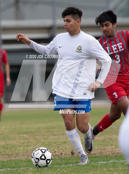 Thumbnail 1 in Lee [Robert E.] vs MacArthur [Douglas] (NEISD Soccer Tournament) photogallery.