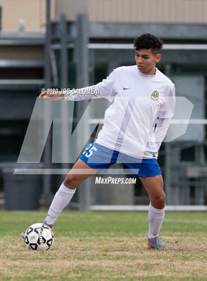 Thumbnail 2 in Lee [Robert E.] vs MacArthur [Douglas] (NEISD Soccer Tournament) photogallery.