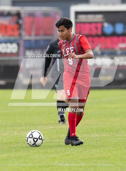 Thumbnail 3 in Lee [Robert E.] vs MacArthur [Douglas] (NEISD Soccer Tournament) photogallery.