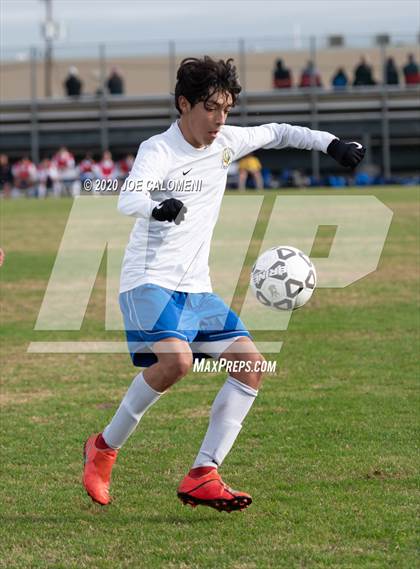 Thumbnail 1 in Lee [Robert E.] vs MacArthur [Douglas] (NEISD Soccer Tournament) photogallery.