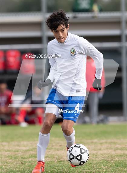 Thumbnail 1 in Lee [Robert E.] vs MacArthur [Douglas] (NEISD Soccer Tournament) photogallery.