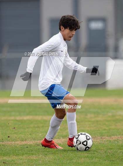 Thumbnail 1 in Lee [Robert E.] vs MacArthur [Douglas] (NEISD Soccer Tournament) photogallery.