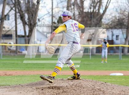 Thumbnail 1 in Burns vs. New Plymouth (Treasure Valley Invitational) photogallery.