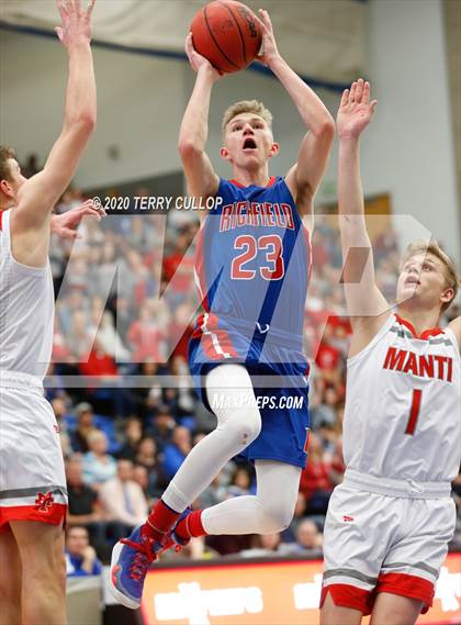 Thumbnail 2 in Richfield vs. Manti (UHSAA 3A Championship) photogallery.