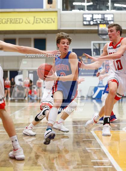 Thumbnail 3 in Richfield vs. Manti (UHSAA 3A Championship) photogallery.