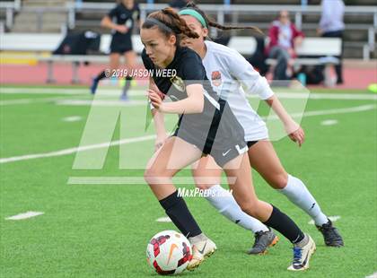 Thumbnail 2 in California vs. Clovis West photogallery.