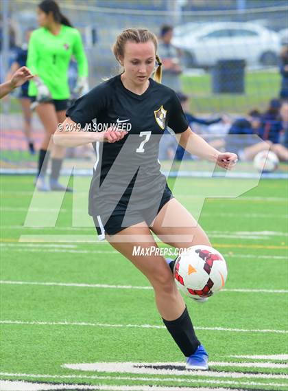 Thumbnail 3 in California vs. Clovis West photogallery.