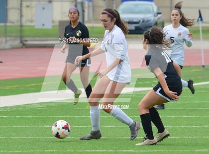 Thumbnail 3 in California vs. Clovis West photogallery.