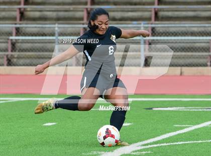 Thumbnail 2 in California vs. Clovis West photogallery.