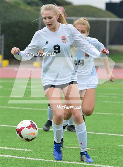 Thumbnail 3 in California vs. Clovis West photogallery.