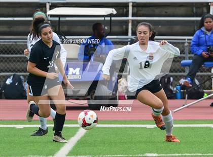 Thumbnail 1 in California vs. Clovis West photogallery.