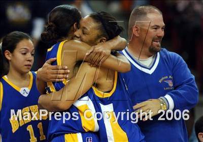 Thumbnail 2 in Bishop Amat vs. Sacramento (CIF State D3 Final) photogallery.