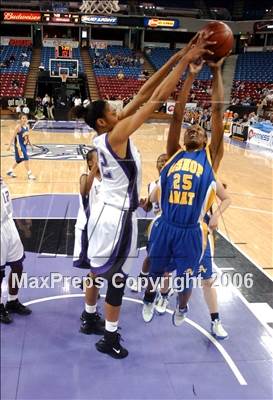 Thumbnail 2 in Bishop Amat vs. Sacramento (CIF State D3 Final) photogallery.