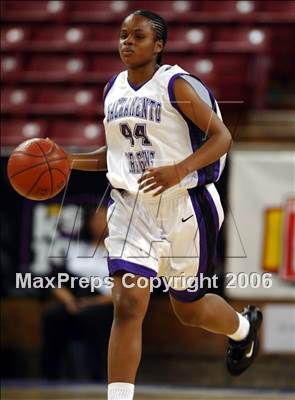 Thumbnail 3 in Bishop Amat vs. Sacramento (CIF State D3 Final) photogallery.