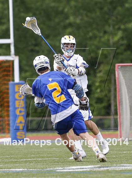 Thumbnail 1 in Bacon Academy vs. Brookfield (CIAC Class S 1st Round) photogallery.