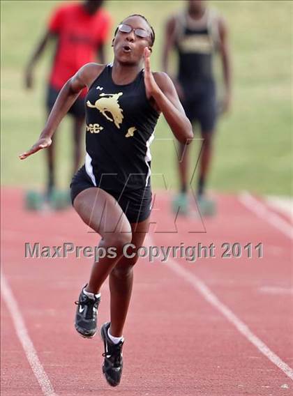Thumbnail 3 in 2011 Texas Region 1 District 2-5A T&F Championships photogallery.
