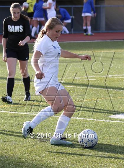 Thumbnail 3 in Green Mountain vs Rampart photogallery.