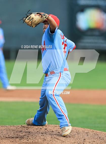 Thumbnail 2 in Monroe vs Eagle Rock (CIF LACS D2 Final) photogallery.