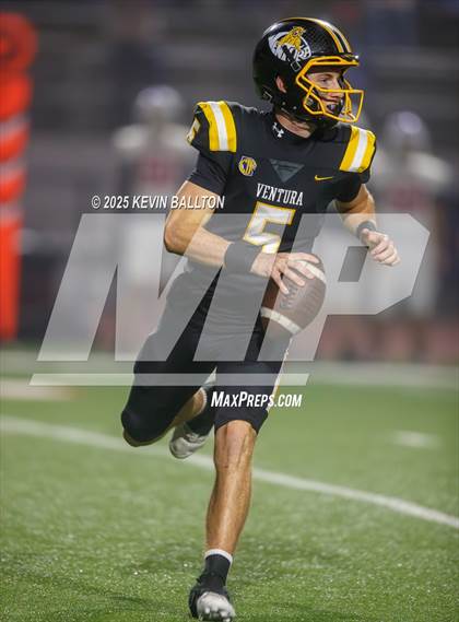 Thumbnail 2 in Ventura vs St. Ignatius College Preparatory (CIF Div 3AA Final) photogallery.