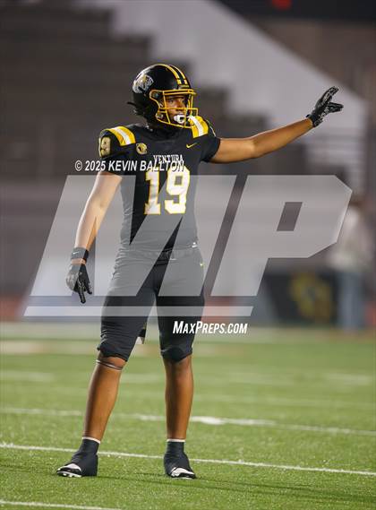 Thumbnail 2 in Ventura vs St. Ignatius College Preparatory (CIF Div 3AA Final) photogallery.