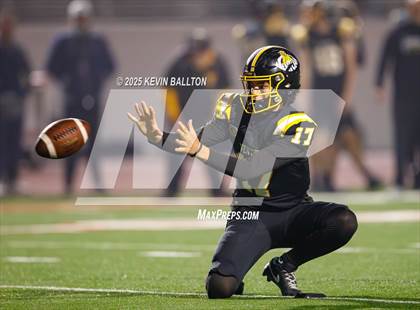 Thumbnail 1 in Ventura vs St. Ignatius College Preparatory (CIF Div 3AA Final) photogallery.