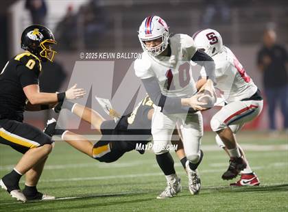 Thumbnail 2 in Ventura vs St. Ignatius College Preparatory (CIF Div 3AA Final) photogallery.