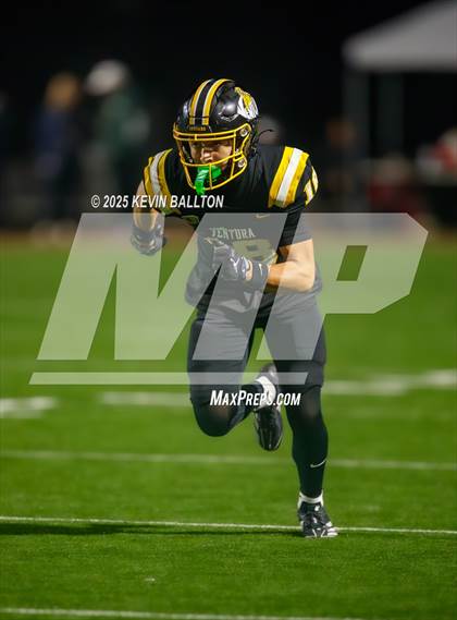 Thumbnail 2 in Ventura vs St. Ignatius College Preparatory (CIF Div 3AA Final) photogallery.