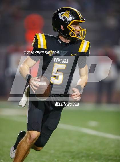 Thumbnail 3 in Ventura vs St. Ignatius College Preparatory (CIF Div 3AA Final) photogallery.