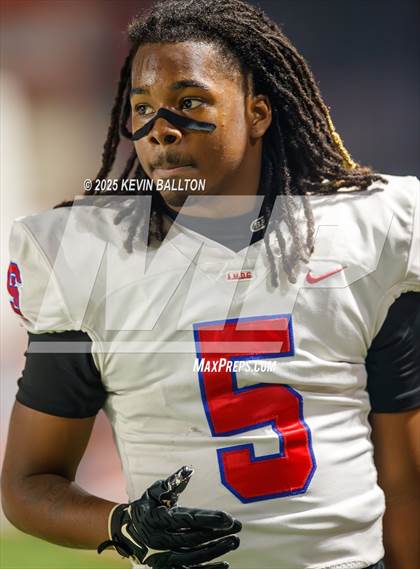 Thumbnail 2 in Ventura vs St. Ignatius College Preparatory (CIF Div 3AA Final) photogallery.