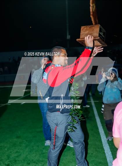 Thumbnail 2 in Ventura vs St. Ignatius College Preparatory (CIF Div 3AA Final) photogallery.