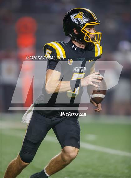 Thumbnail 1 in Ventura vs St. Ignatius College Preparatory (CIF Div 3AA Final) photogallery.