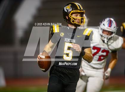 Thumbnail 3 in Ventura vs St. Ignatius College Preparatory (CIF Div 3AA Final) photogallery.