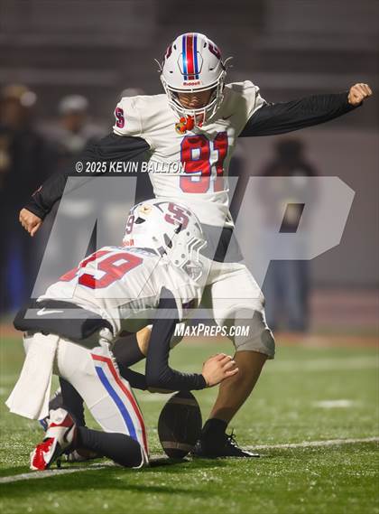 Thumbnail 3 in Ventura vs St. Ignatius College Preparatory (CIF Div 3AA Final) photogallery.
