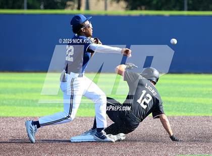 Thumbnail 2 in JSerra Catholic vs. St. John Bosco photogallery.