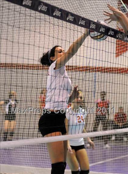 Thumbnail 3 in Sacred Heart vs Butler (Louisville Invitational Tournament) photogallery.