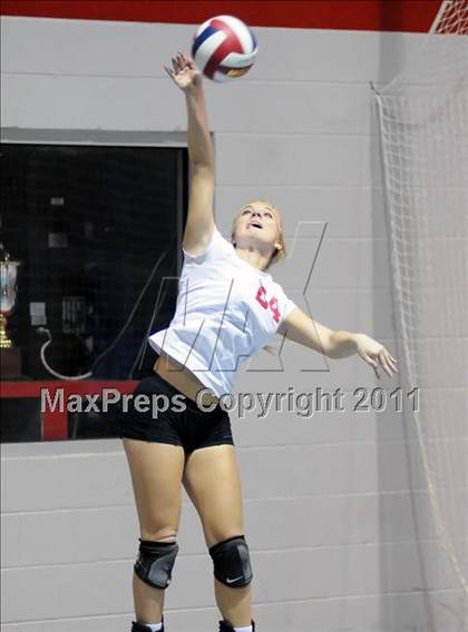 Thumbnail 1 in Sacred Heart vs Butler (Louisville Invitational Tournament) photogallery.