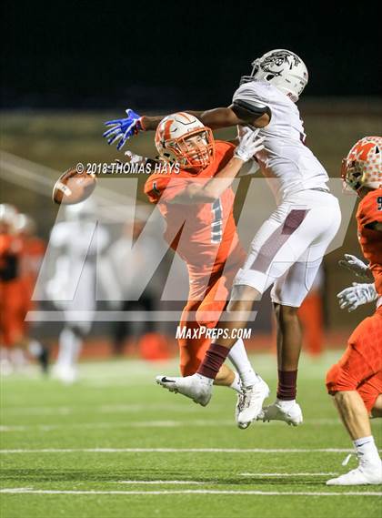 Thumbnail 2 in Jefferson vs. Mineola (UIL 3A D1 Bi-District Playoff) photogallery.