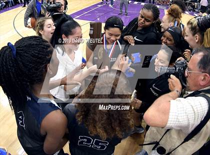 Thumbnail 3 in Sierra Canyon vs. Pinewood (CIF State Open Div. Final) photogallery.