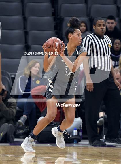 Thumbnail 3 in Sierra Canyon vs. Pinewood (CIF State Open Div. Final) photogallery.