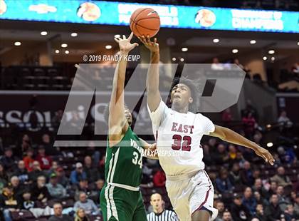 Thumbnail 3 in Memphis East vs Parkview  (Bass Pro Shop Tournament of Champions) photogallery.