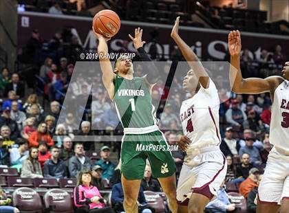 Thumbnail 1 in Memphis East vs Parkview  (Bass Pro Shop Tournament of Champions) photogallery.