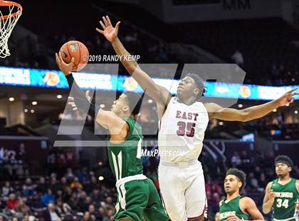 Thumbnail 2 in Memphis East vs Parkview  (Bass Pro Shop Tournament of Champions) photogallery.
