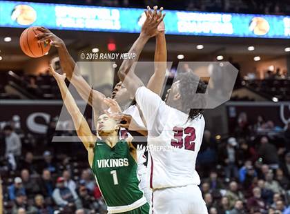 Thumbnail 3 in Memphis East vs Parkview  (Bass Pro Shop Tournament of Champions) photogallery.