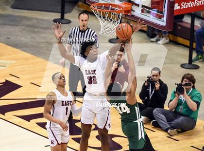 Thumbnail 2 in Memphis East vs Parkview  (Bass Pro Shop Tournament of Champions) photogallery.