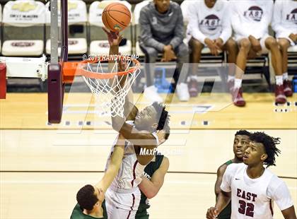 Thumbnail 1 in Memphis East vs Parkview  (Bass Pro Shop Tournament of Champions) photogallery.
