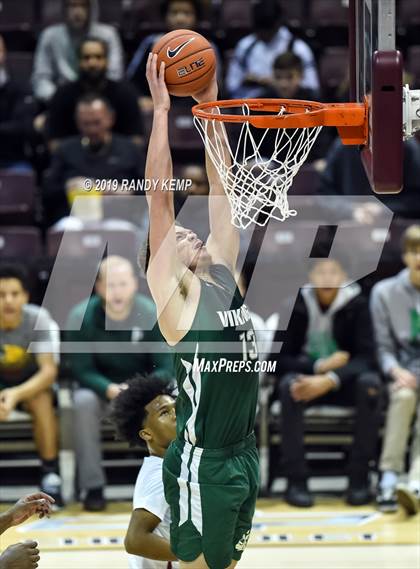 Thumbnail 3 in Memphis East vs Parkview  (Bass Pro Shop Tournament of Champions) photogallery.