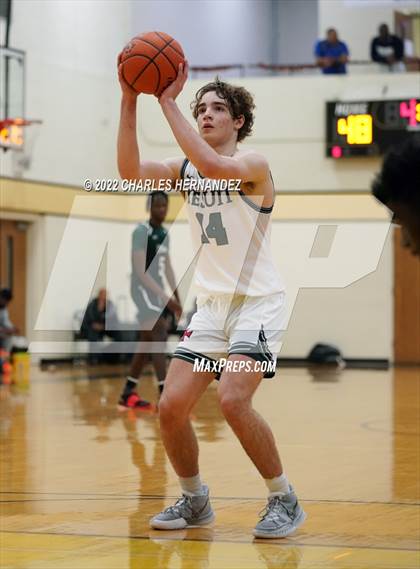 Thumbnail 2 in Strake Jesuit vs. Ellison (Conroe Christmas Classic) photogallery.