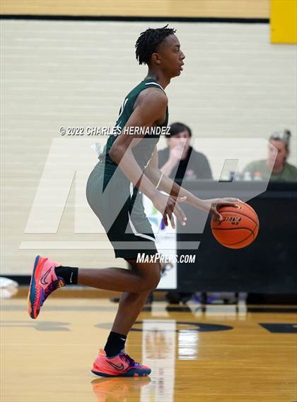 Thumbnail 3 in Strake Jesuit vs. Ellison (Conroe Christmas Classic) photogallery.